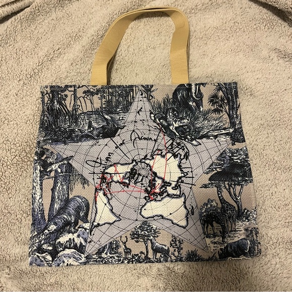 Dior Beauty Limited Edition Around the World Book Tote Bag NEW never used - Picture 2 of 5